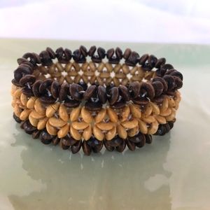 Wooden bead stretch bracelet